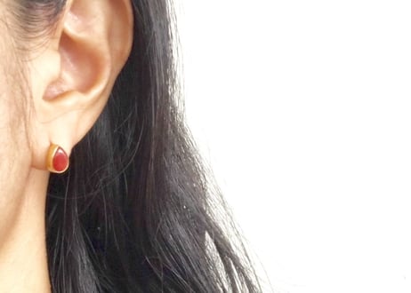 Colours in your ears / Red coral