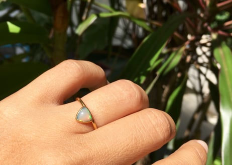 Triangle Opal / ring