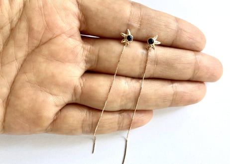 Star shine chain pierced earring / Blue sapphire