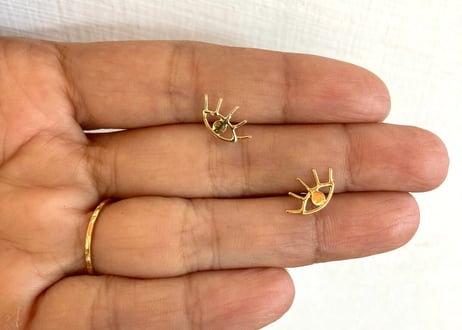 Open your eye pierced earring/ just gold