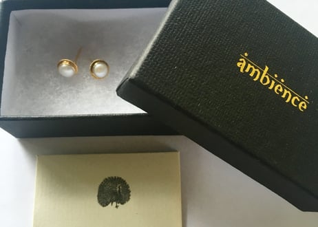 Sun moon simple studs round Pierce / Pearl