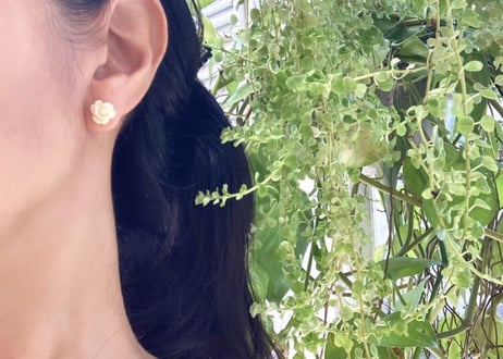 White coral Rose / pierced earring