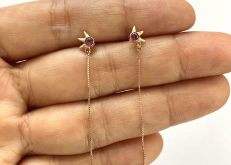 Star shine chain pierced earring / Pink sapphire