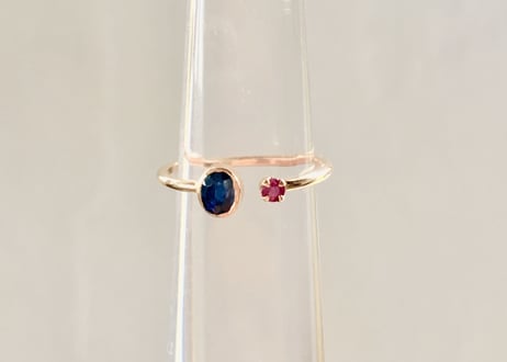 Tiny juicy ring / Blue sapphire & ruby
