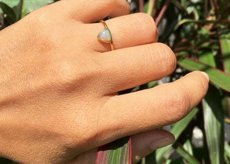 Triangle Opal / ring