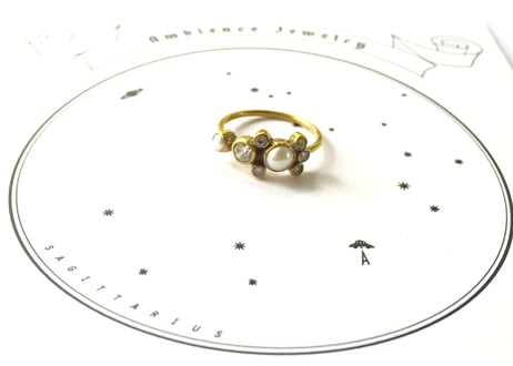 Cloudy crystal/ ring
