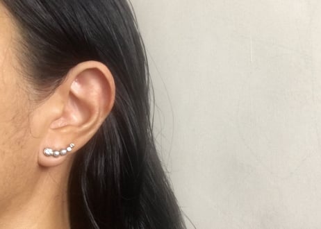 5 Raindrops Pierce / White