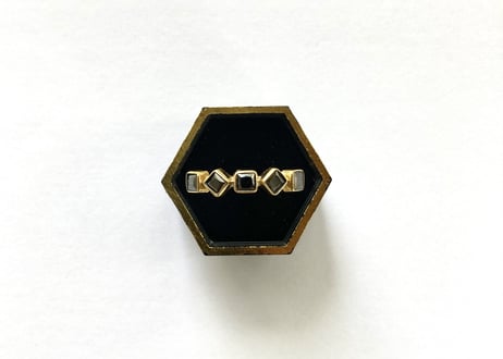 Life goes on Ring / 5 stone Black