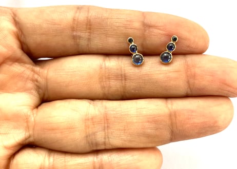 Cabochon drops / Blue sapphire