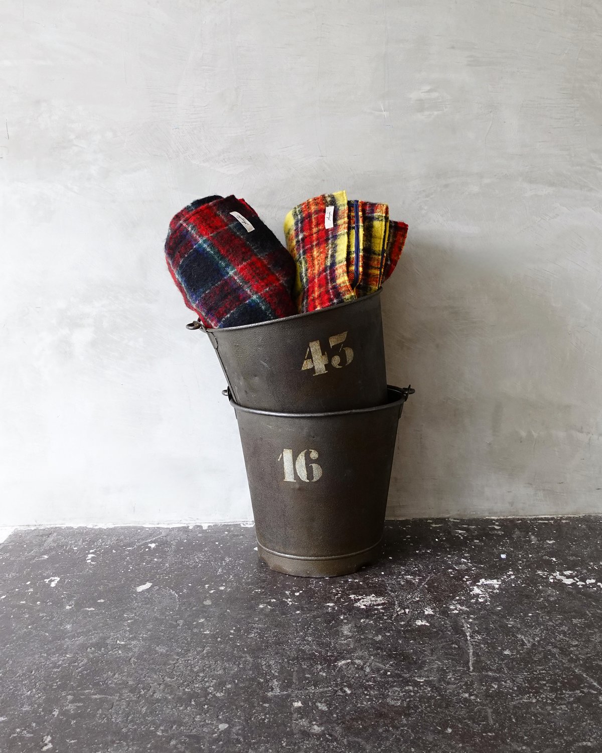 ichiAntiquités 1000340 Wool Shaggy Tartan Stole