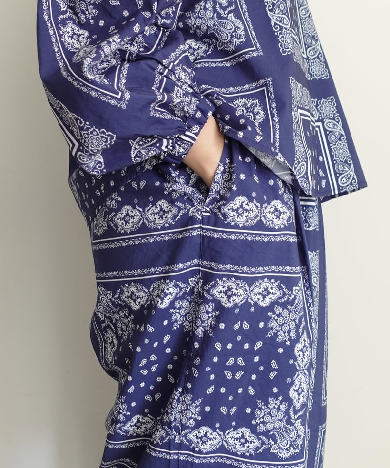 LUZeSOMBRAネイビー バンダナ柄フードセットアップ　L i c h i 251105 Bandana Print Relax Pants / B