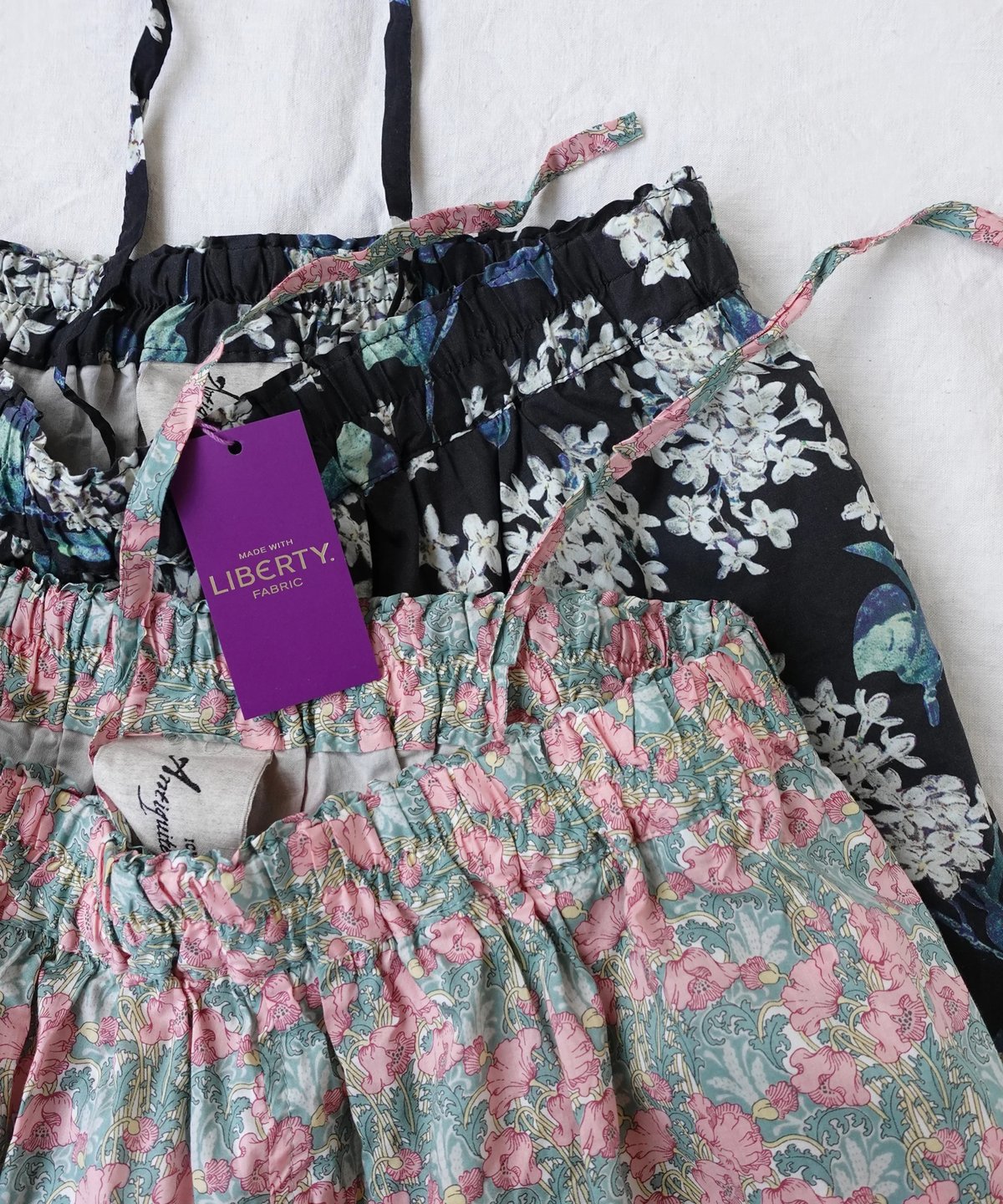 ichiAntiquités 1000938 LIBERTY Flower Print Va