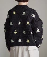 ichiAntiquités 1100364 PERU Hand Knit Flower Pullover / 2 COLORS