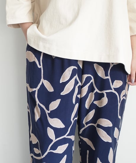 i c h i  250901  Painting Leaf Relax Pants / 2 COLORS