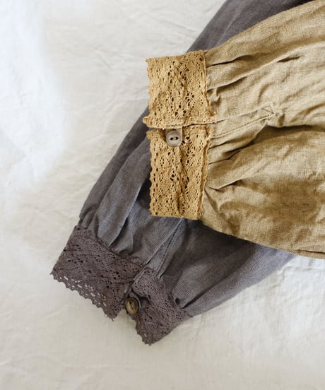 【 LIMITED COLLECTION 】Antiquités noir  800401  Linen Lace Blouse / 2 COLORS