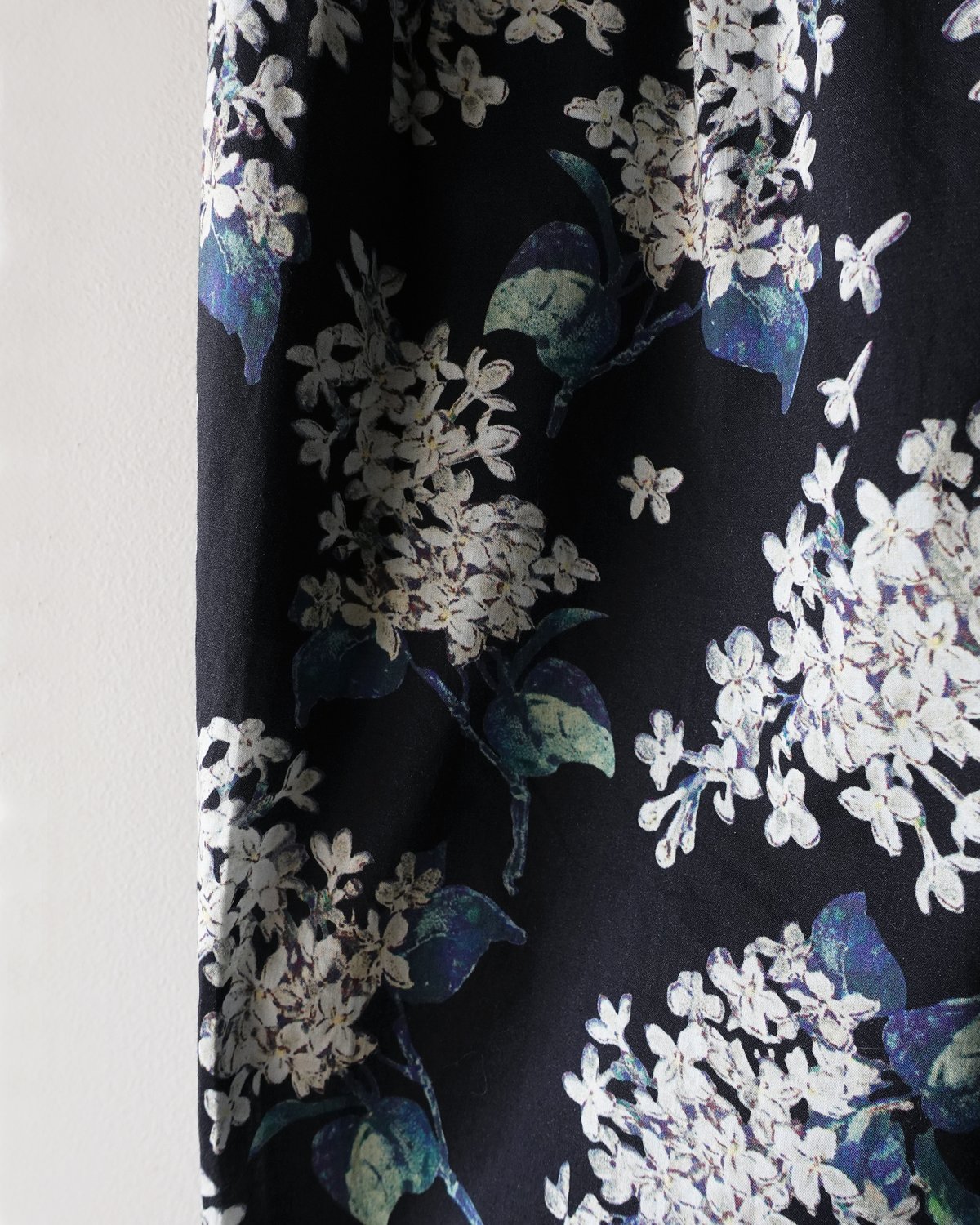 ichiAntiquités 1000938 LIBERTY Flower Print Va