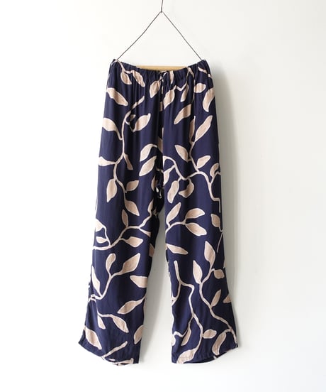 i c h i  250901  Painting Leaf Relax Pants / 2 COLORS