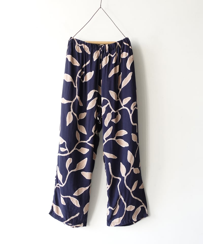 i c h i 250901 Painting Leaf Relax Pants / 2