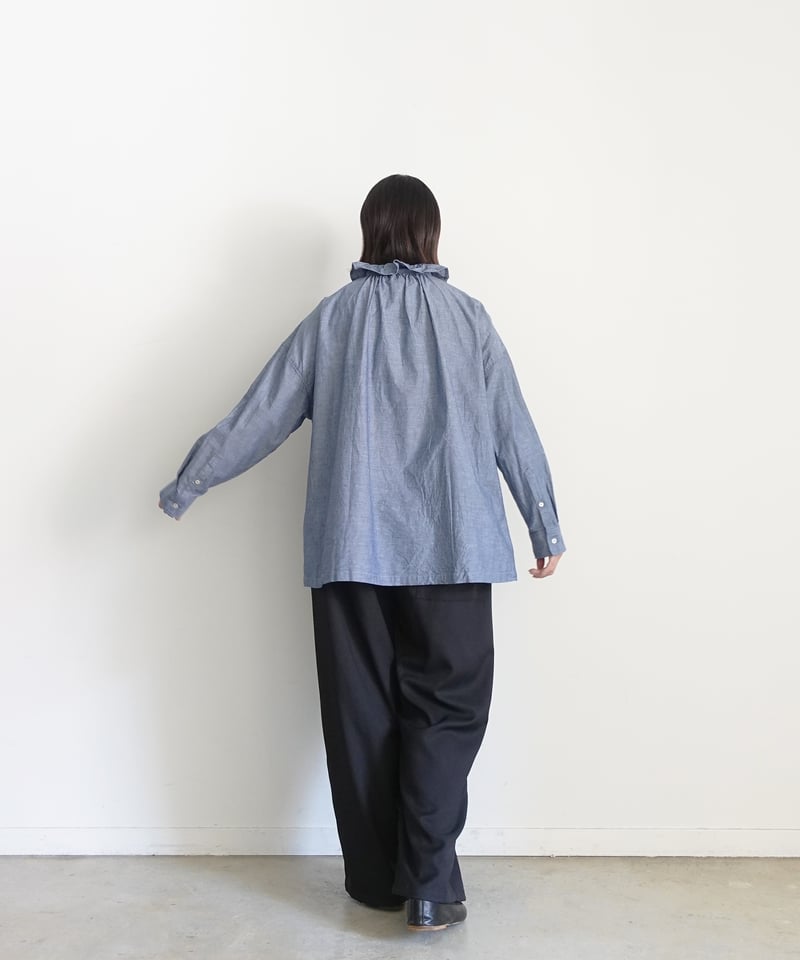 ValeriaZaccarelliの半袖ウールシャツ肩にリボンの飾り i c h i 250409 Cotton Dungaree Frill Shirt / C