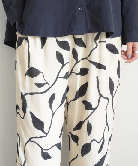 i c h i  250901  Painting Leaf Relax Pants / 2 COLORS
