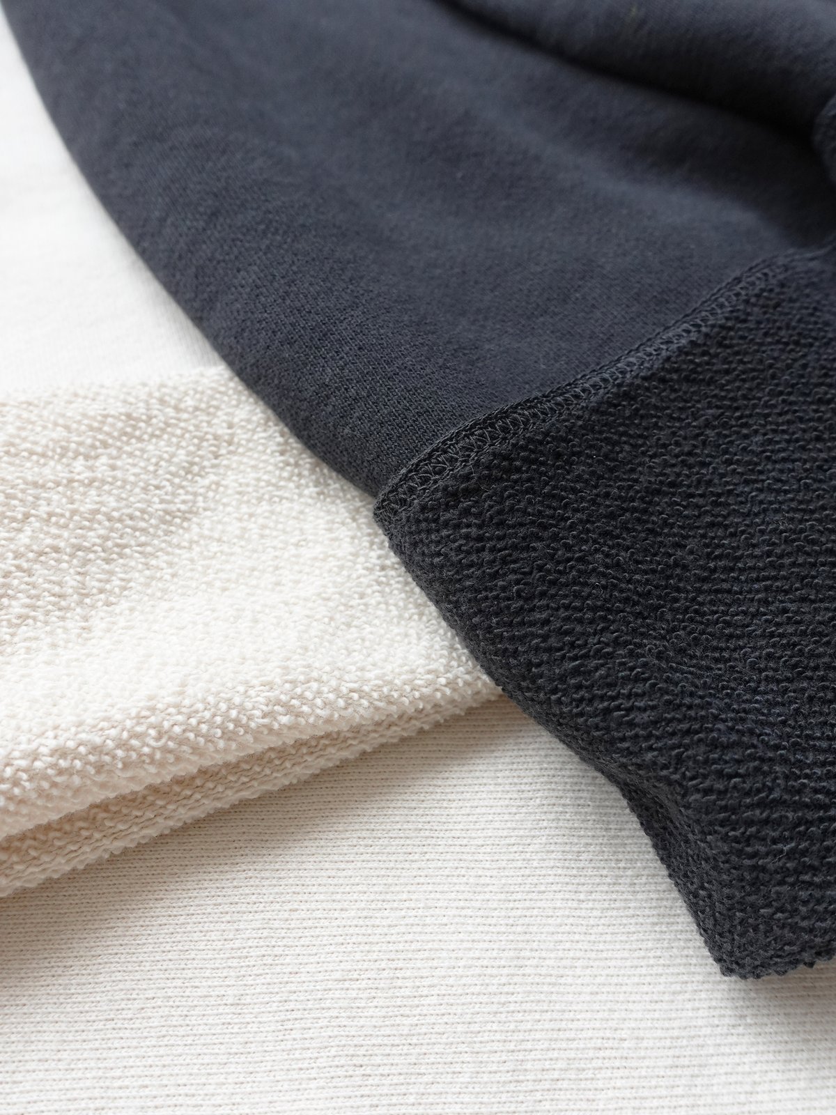 i c h i 240450 Pigment Wash Short Sweatshirt