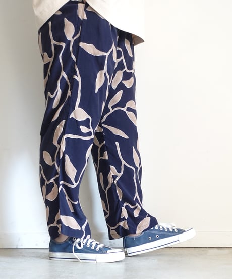i c h i  250901  Painting Leaf Relax Pants / 2 COLORS
