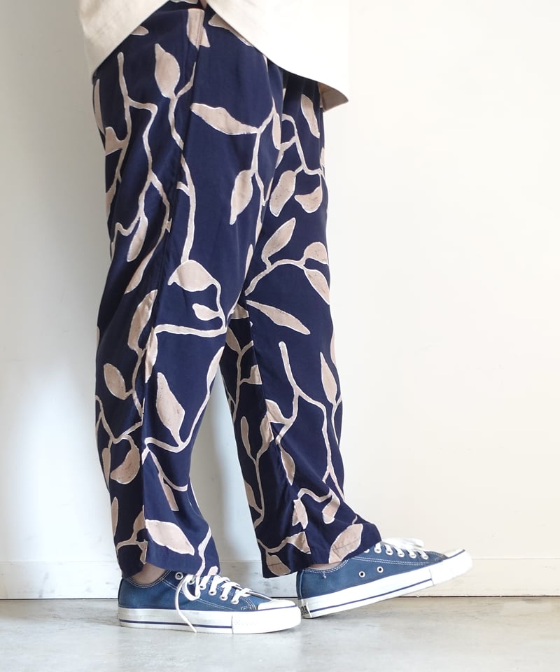 i c h i 250901 Painting Leaf Relax Pants / 2