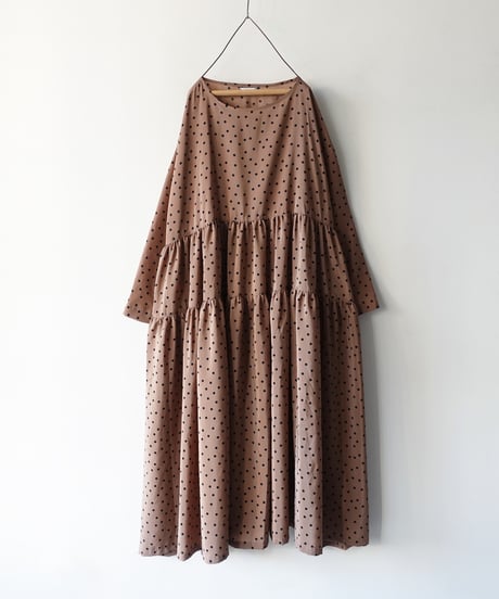 i c h i  251028  DOTS Tiered Dress / 2 COLORS
