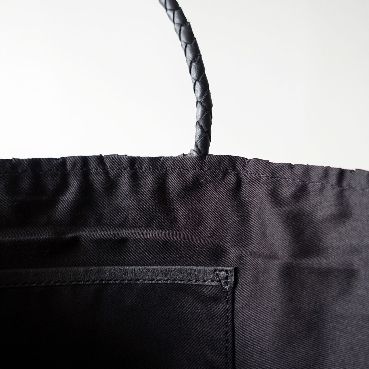 KYUCA KY0326 Soft Leather Mesh Marché Tote /
