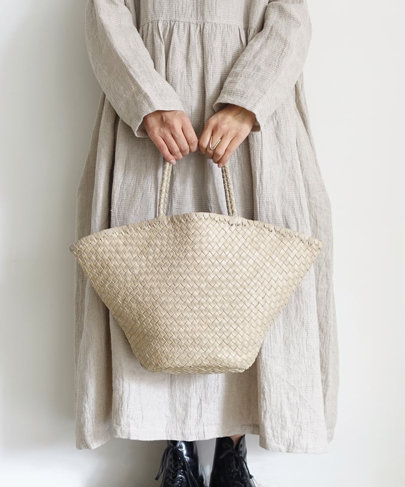 KYUKA キューカ　レザーメッシュトートバッグ　グレージュ KYUKA キューカ レザーメッシュトートバッグ グレージュ KYUKA