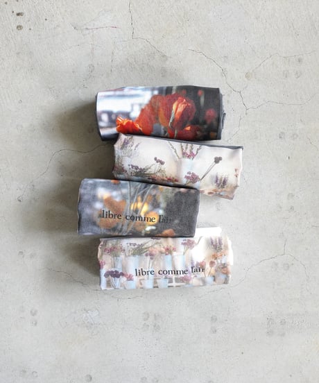 i c h i  251055  "Libre Comme l'Air" Flower Bloom Pigment Over T Shirt / 2 COLORS
