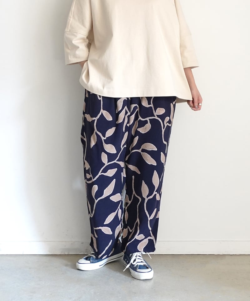 i c h i 250901 Painting Leaf Relax Pants / 2