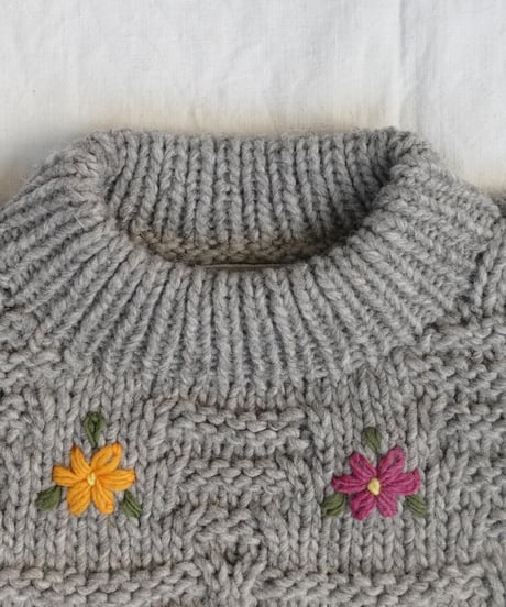 ichiAntiquités 1100364 PERU Hand Knit Flower Pullover / 2 COLORS