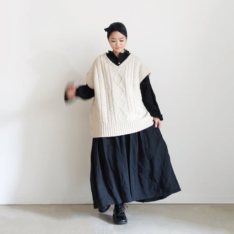 i c h i  230462 Shetland wool Cable Over Vest / A : NATURAL