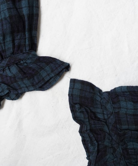 【 LIMITED COLLECTION 】Antiquités noir 1001201  Linen Frill Blouse / A : BLACK WATCH
