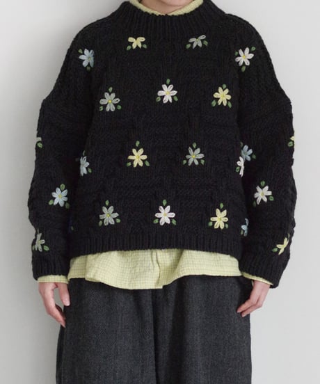 ichiAntiquités 1100364 PERU Hand Knit Flower Pullover / 2 COLORS