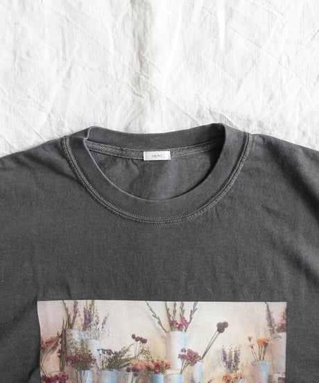 i c h i  251056  "Libre Comme l'Air" Flower Atelier Pigment Over T Shirt / 2 COLORS