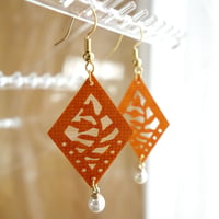 tirinto " KATAGAMI" earrings【新芽×パール】