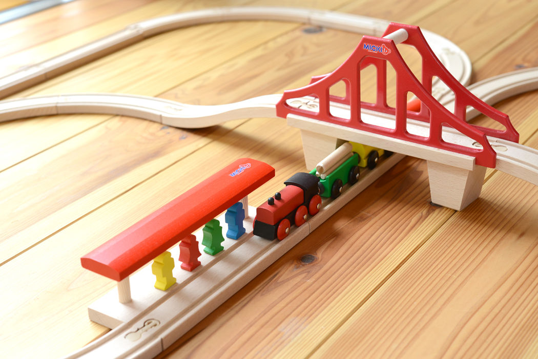 取寄せ品〈3才-〉MICKI 汽車セット つり橋 | TOYS&GIFT MOMO