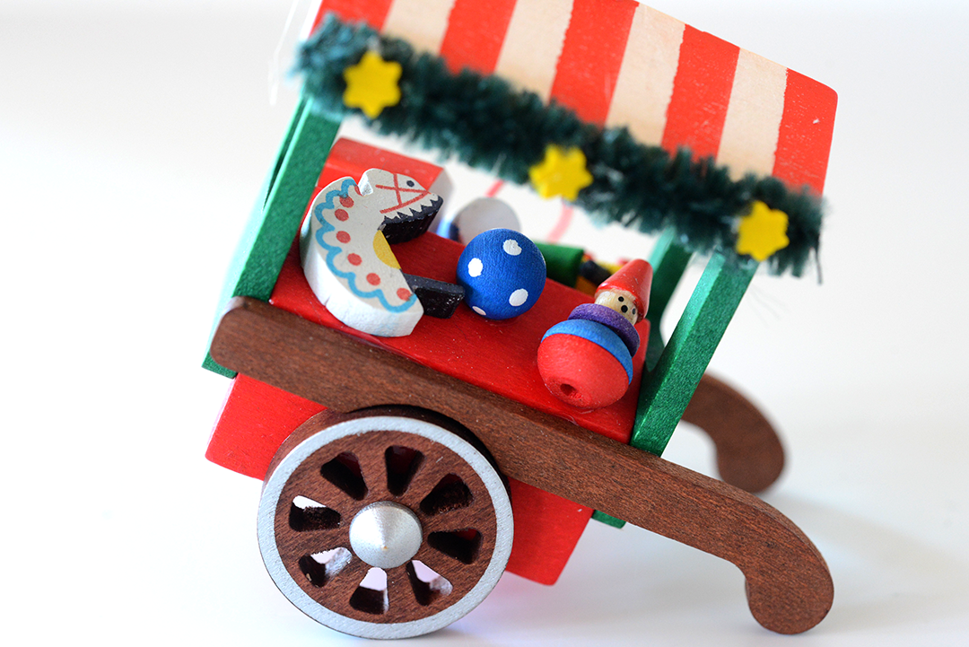クリスマス】オーナメント おもちゃのマーケット車 | TOYS&GIFTS MOMO