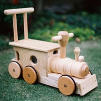ドールハウス/家具】〈3才-〉勉強机＋子ども用椅子セット | TOYS&GIFT MOMO