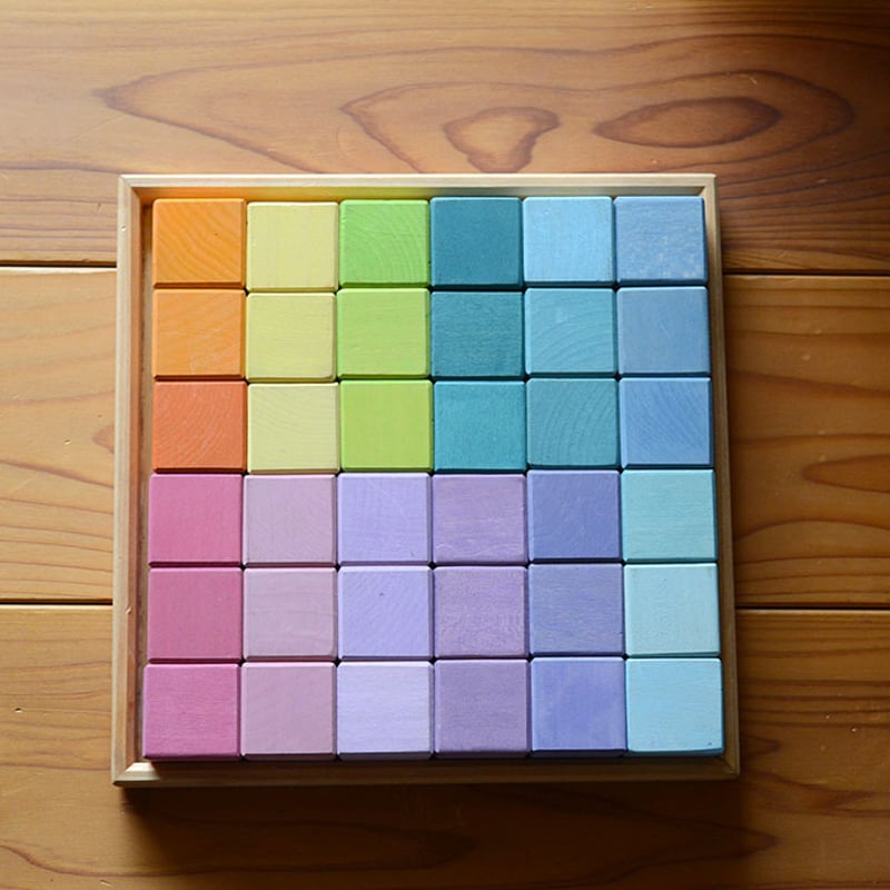 0才-7才〉にじのキューブ 36pcs木箱入り パステル /基本色 | TOYS&GIFT