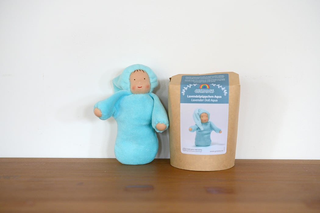 0才-7才〉ラベンダー人形 h12cm 水色 | TOYS&GIFT MOMO