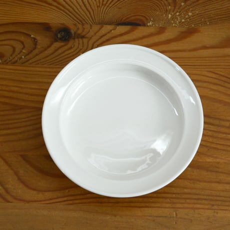 〈5ヶ月-2才〉【食器/はじめてのお皿】ユニバーサルプレート 14cmホワイト