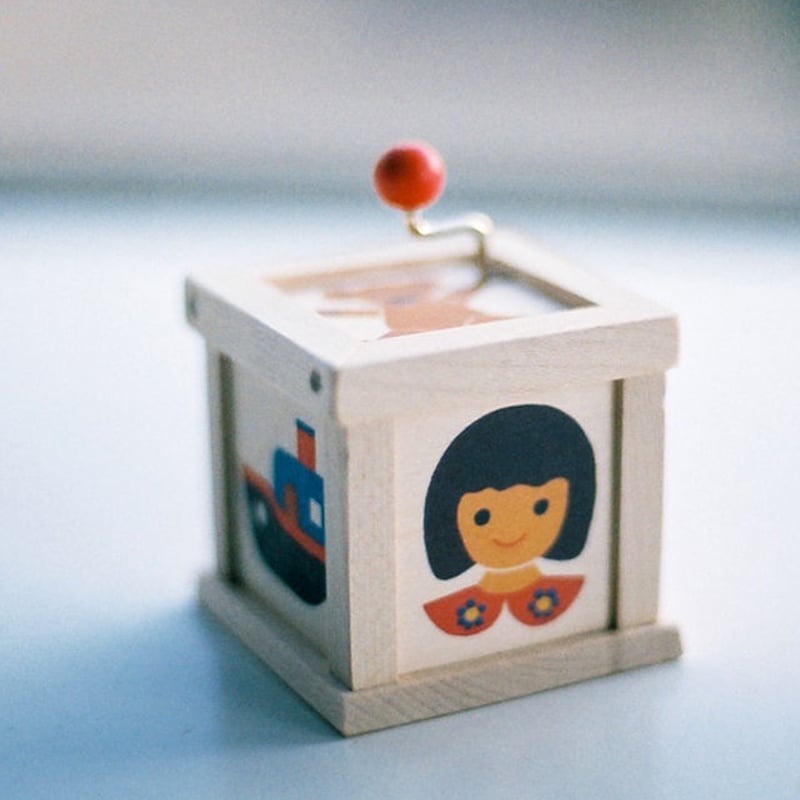 キーナー 手回しオルゴール | TOYS&GIFT MOMO