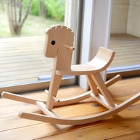 取り寄せ品(入荷目安:2ヶ月)※〈3才-8才〉木馬グロリア | TOYS&GIFT MOMO