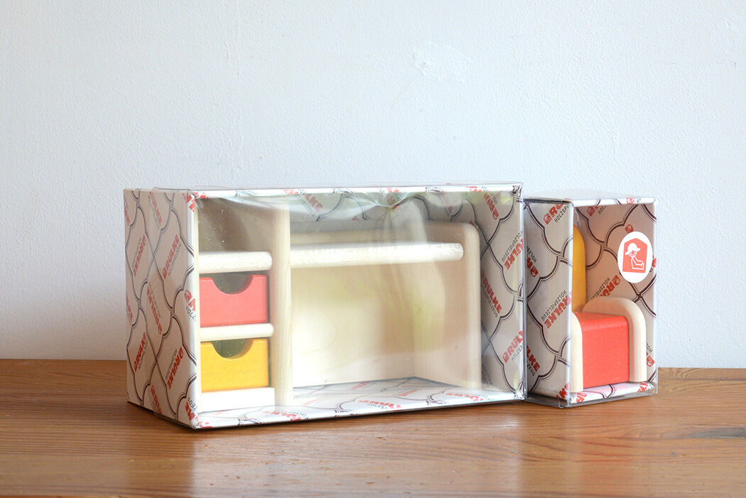 ドールハウス/家具】〈3才-〉勉強机＋子ども用椅子セット | TOYS&GIFT MOMO