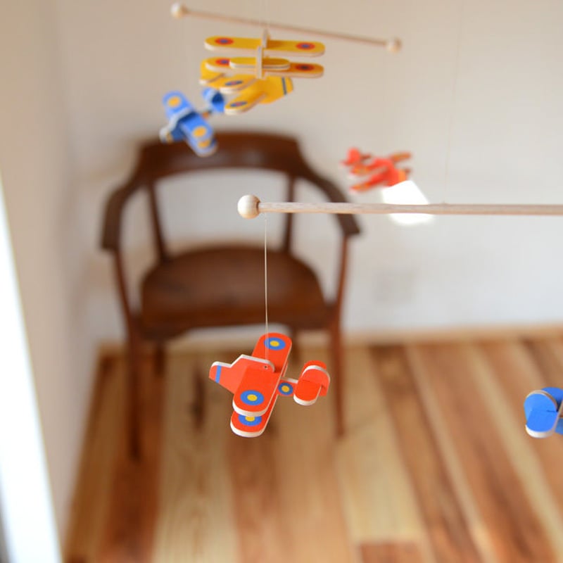 3ヶ月-〉モビール（立体）飛行機 | TOYS&GIFT MOMO