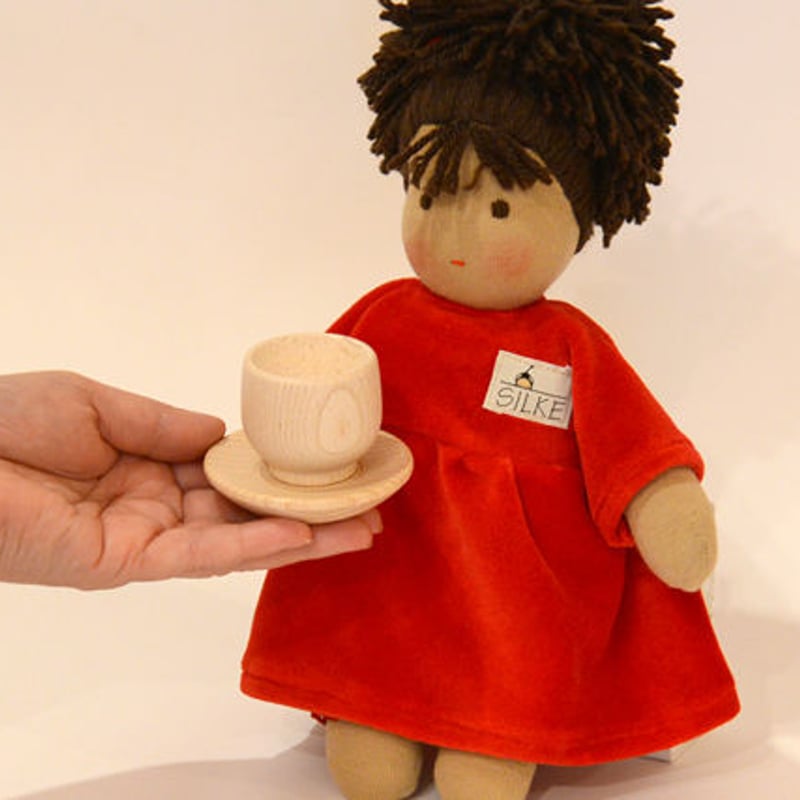 Silke 人形　ロッテちゃん　赤　ケーセン　シュタイナー　ジルケ SILKE ジルケ人形（小）：友だちになってくれるお人形 | krtek