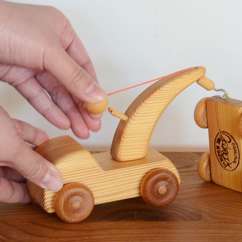 2才-〉北欧のレッカー車 (小) | TOYS&GIFT MOMO